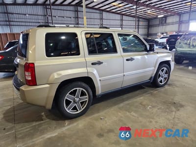 Trzecie zdjęcie samochodu z tyłu: 2009 JEEP PATRIOT LIMITED VIN:1J4FT48B79D141078 - miniatura