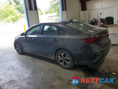 Drugie zdjęcie samochodu z przodu: 2020 KIA FORTE LXS VIN:3KPF24AD1LE173972 - miniatura