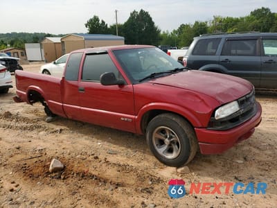 Czwarte zdjęcie samochodu z boku: 1998 CHEVROLET S TRUCK S10 VIN:1GCCS19X8WK104598 - miniatura