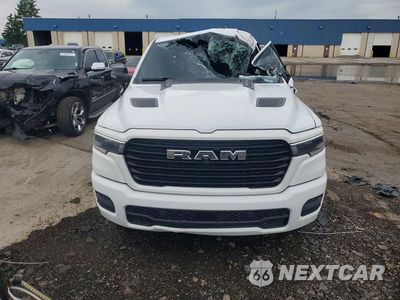Piąte zdjęcie samochodu w środku: 2025 RAM 1500 LARAMIE VIN:1C6SRFJP6SN524330 - miniatura