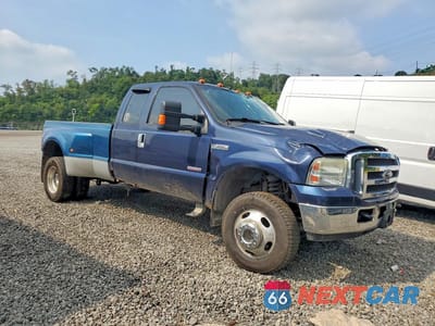 Czwarte zdjęcie samochodu z boku: 2005 FORD F350 SUPER DUTY VIN:1FTWX33P05EC54978 - miniatura