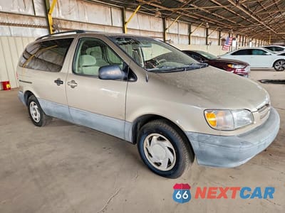 Czwarte zdjęcie samochodu z boku: 2000 TOYOTA SIENNA LE VIN:4T3ZF13C5YU268342 - miniatura