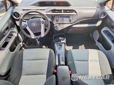 Zdjęcie 8 z 12 samochodu: 2014 TOYOTA PRIUS C THREE VIN:JTDKDTB35E1073436 - miniatura