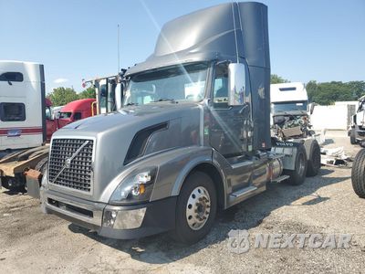 2014 VOLVO VNL SEMI TRUCK 4V4NC9EH9EN173286 - główne zdjęcie licytacji z USA - miniatura