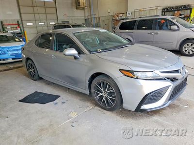 Czwarte zdjęcie samochodu z boku: 2021 TOYOTA CAMRY SE VIN:4T1G11AK4MU591087 - miniatura
