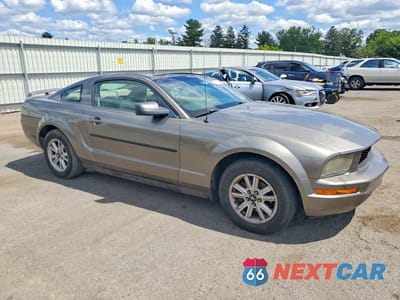 Czwarte zdjęcie samochodu z boku: 2005 FORD MUSTANG VIN:1ZVFT80N955169873 - miniatura