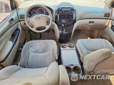 Zdjęcie 8 z 13 samochodu: 2005 TOYOTA SIENNA LE 8 PASSENGER VIN:5TDZA23C95S295920 - miniatura