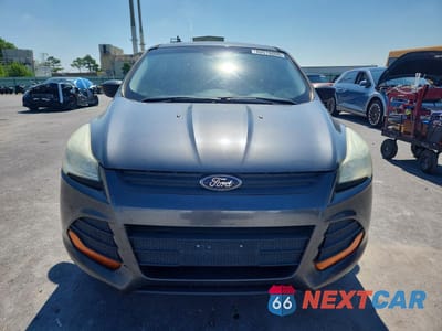 Piąte zdjęcie samochodu w środku: 2016 FORD ESCAPE S VIN:1FMCU0F77GUA11596 - miniatura