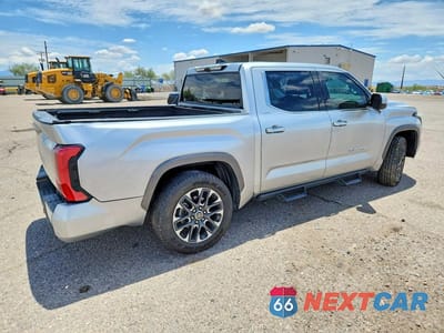 Trzecie zdjęcie samochodu z tyłu: 2022 TOYOTA TUNDRA CREWMAX LIMITED VIN:5TFJA5DBXNX016859 - miniatura