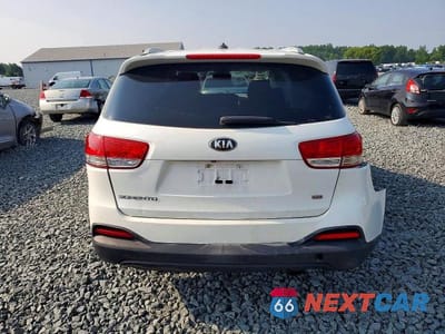 Zdjęcie 6 z 13 samochodu: 2016 KIA SORENTO LX VIN:5XYPG4A30GG118628 - miniatura