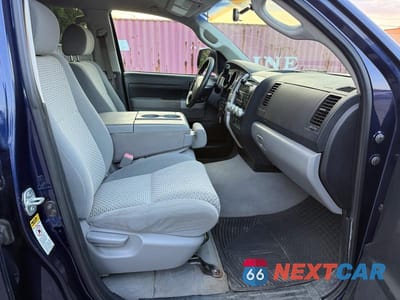 Piąte zdjęcie samochodu w środku: 2007 TOYOTA TUNDRA CREWMAX SR5 VIN:5TBDV54167S462078 - miniatura