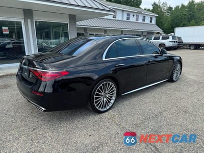 Czwarte zdjęcie samochodu z boku: 2022 MERCEDES-BENZ S 500 4MATIC VIN:W1K6G6DB8NA143984 - miniatura