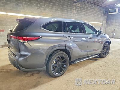Trzecie zdjęcie samochodu z tyłu: 2022 TOYOTA HIGHLANDER LE VIN:5TDZZRAHXNS123704 - miniatura