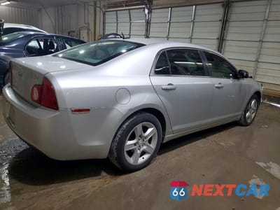 Trzecie zdjęcie samochodu z tyłu: 2010 CHEVROLET MALIBU LS VIN:1G1ZB5EB3AF260862 - miniatura