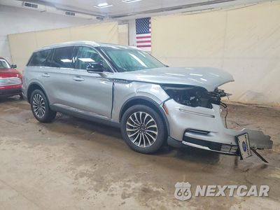 Czwarte zdjęcie samochodu z boku: 2023 LINCOLN AVIATOR RESERVE VIN:5LM5J7XC4PGL28916 - miniatura