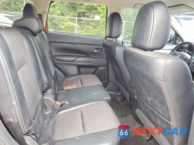 Zdjęcie 11 z 13 samochodu: 2015 MITSUBISHI OUTLANDER SE VIN:JA4AD3A35FZ008998 - miniatura