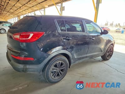 Trzecie zdjęcie samochodu z tyłu: 2011 KIA SPORTAGE LX VIN:KNDPB3A25B7038974 - miniatura