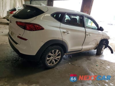 Trzecie zdjęcie samochodu z tyłu: 2021 HYUNDAI TUCSON SE VIN:KM8J2CA47MU367344 - miniatura