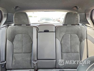 Zdjęcie 10 z 14 samochodu: 2022 VOLVO XC40 T5 R-DESIGN VIN:YV4162UM5N2790044 - miniatura
