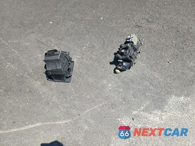 Zdjęcie 12 z 13 samochodu: 2003 BMW 325 I VIN:WBAET37403NJ29920 - miniatura