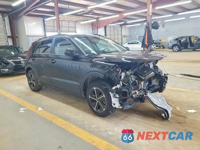 Czwarte zdjęcie samochodu z boku: 2025 KIA NIRO LX VIN:KNDCP3LE0S5306056 - miniatura