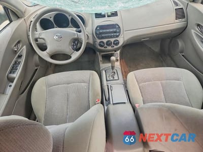 Zdjęcie 8 z 13 samochodu: 2002 NISSAN ALTIMA 2.5 VIN:1N4AL11D52C702342 - miniatura