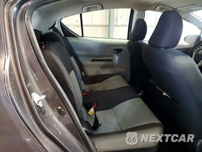 Zdjęcie 10 z 13 samochodu: 2014 TOYOTA PRIUS C THREE VIN:JTDKDTB36E1560600 - miniatura