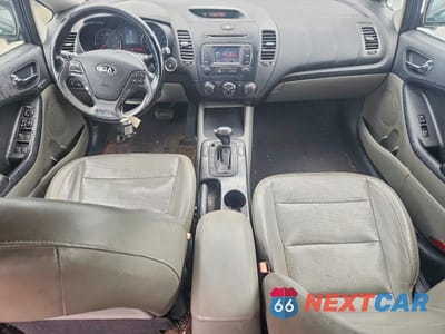 Zdjęcie 8 z 12 samochodu: 2015 KIA FORTE EX VIN:KNAFZ4A8XF5263665 - miniatura