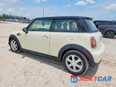 Drugie zdjęcie samochodu z przodu: 2008 MINI COOPER VIN:WMWMF33578TT66280 - miniatura