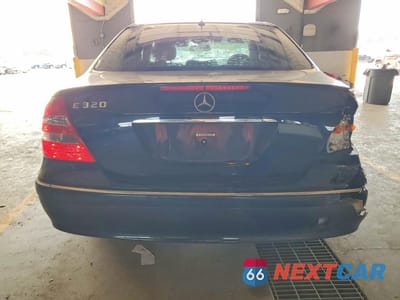 Zdjęcie 6 z 12 samochodu: 2004 MERCEDES-BENZ E 320 VIN:WDBUF65J24A575560 - miniatura