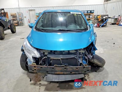 Piąte zdjęcie samochodu w środku: 2015 NISSAN VERSA NOTE SV VIN:3N1CE2CP5FL390112 - miniatura
