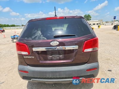Zdjęcie 6 z 13 samochodu: 2012 KIA SORENTO LX VIN:5XYKT3A16CG202753 - miniatura