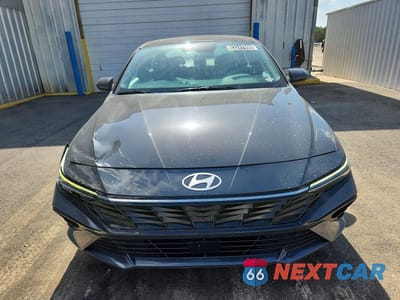 Piąte zdjęcie samochodu w środku: 2025 HYUNDAI ELANTRA SEL VIN:KMHLS4DG1SU920944 - miniatura