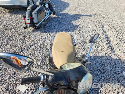 Piąte zdjęcie samochodu w środku: 2013 VESPA LX 150IE VIN:ZAPM688F5D5004205 - miniatura