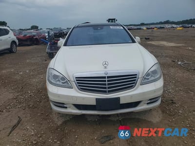 Piąte zdjęcie samochodu w środku: 2013 MERCEDES-BENZ S 550 4MATIC VIN:WDDNG9EBXDA535276 - miniatura