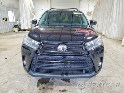 Piąte zdjęcie samochodu w środku: 2018 TOYOTA HIGHLANDER SE VIN:5TDJZRFH2JS811924 - miniatura
