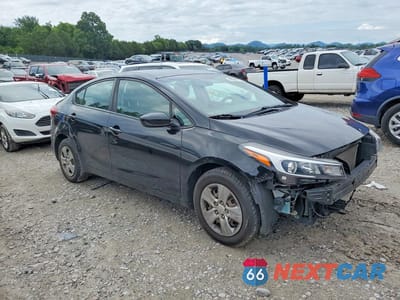Czwarte zdjęcie samochodu z boku: 2018 KIA FORTE LX VIN:3KPFK4A76JE277042 - miniatura