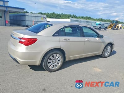 Trzecie zdjęcie samochodu z tyłu: 2014 CHRYSLER 200 LX VIN:1C3CCBAB3EN124097 - miniatura