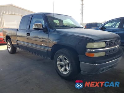 Czwarte zdjęcie samochodu z boku: 2000 CHEVROLET SILVERADO C1500 VIN:2GCEC19T8Y1307478 - miniatura