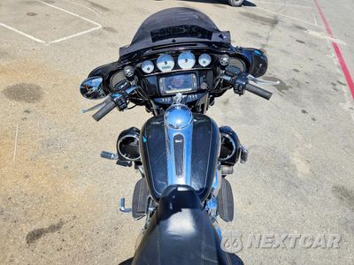 Zdjęcie 6 z 9 samochodu: 2016 HARLEY-DAVIDSON FLHXS STREET GLIDE SPECIAL VIN:1HD1KRM38GB648688 - miniatura