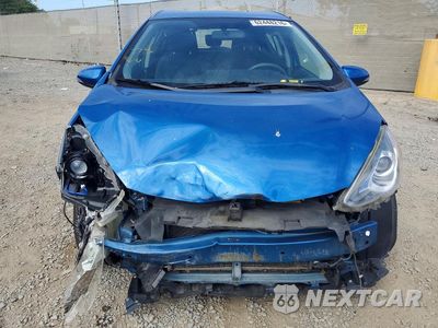 Piąte zdjęcie samochodu w środku: 2015 TOYOTA PRIUS C TWO VIN:JTDKDTB37F1095648 - miniatura