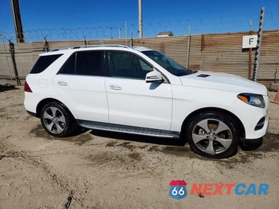 Czwarte zdjęcie samochodu z boku: 2016 MERCEDES-BENZ GLE 350 VIN:4JGDA5JB0GA675634 - miniatura