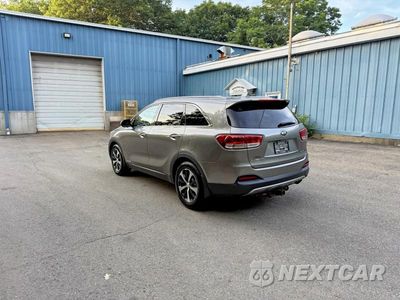 Trzecie zdjęcie samochodu z tyłu: 2016 KIA SORENTO EX VIN:5XYPHDA53GG004895 - miniatura
