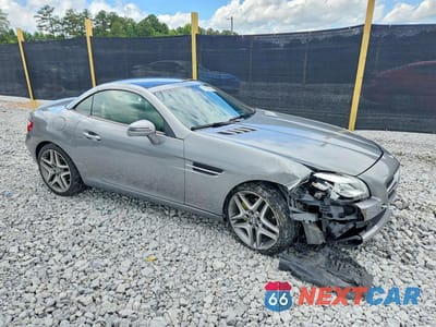 Czwarte zdjęcie samochodu z boku: 2012 MERCEDES-BENZ SLK 250 VIN:WDDPK4HAXCF041661 - miniatura