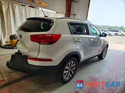 Trzecie zdjęcie samochodu z tyłu: 2015 KIA SPORTAGE LX VIN:KNDPB3AC9F7789784 - miniatura