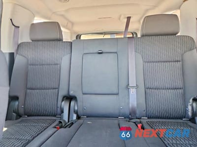 Zdjęcie 10 z 13 samochodu: 2015 CHEVROLET SUBURBAN C1500 LS VIN:1GNSCHKC0FR250632 - miniatura
