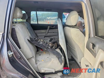 Zdjęcie 10 z 12 samochodu: 2012 TOYOTA HIGHLANDER BASE VIN:5TDZK3EHXCS078398 - miniatura