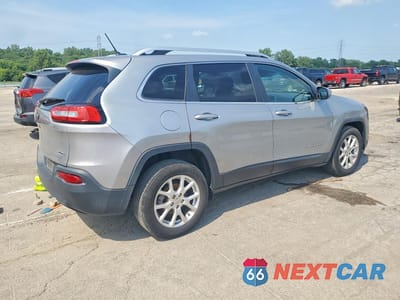 Trzecie zdjęcie samochodu z tyłu: 2015 JEEP CHEROKEE LATITUDE VIN:1C4PJLCB1FW766657 - miniatura