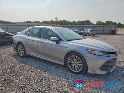 Czwarte zdjęcie samochodu z boku: 2019 TOYOTA CAMRY XLE VIN:4T1B11HK2KU762156 - miniatura