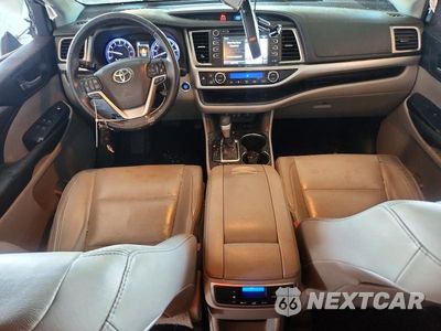 Zdjęcie 8 z 12 samochodu: 2019 TOYOTA HIGHLANDER XLE VIN:5TDKZRFHXKS559152 - miniatura